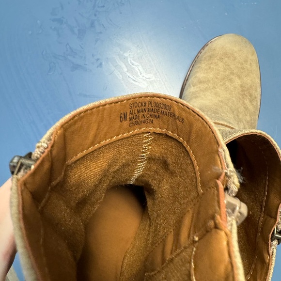 Elegant Beige Ankle Boots with Buckle - Picture 3 of 4